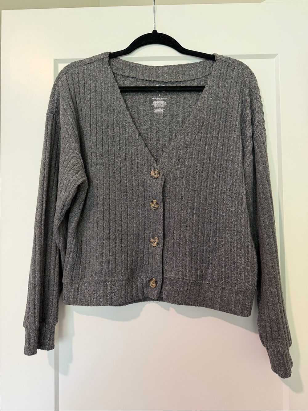 Cozy Ribbed V-Neck Cropped Cardigan - Gray